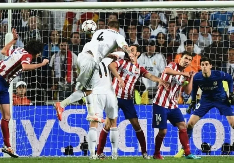 Cú đánh đầu vàng của Sergio Ramos ở phút 92:48